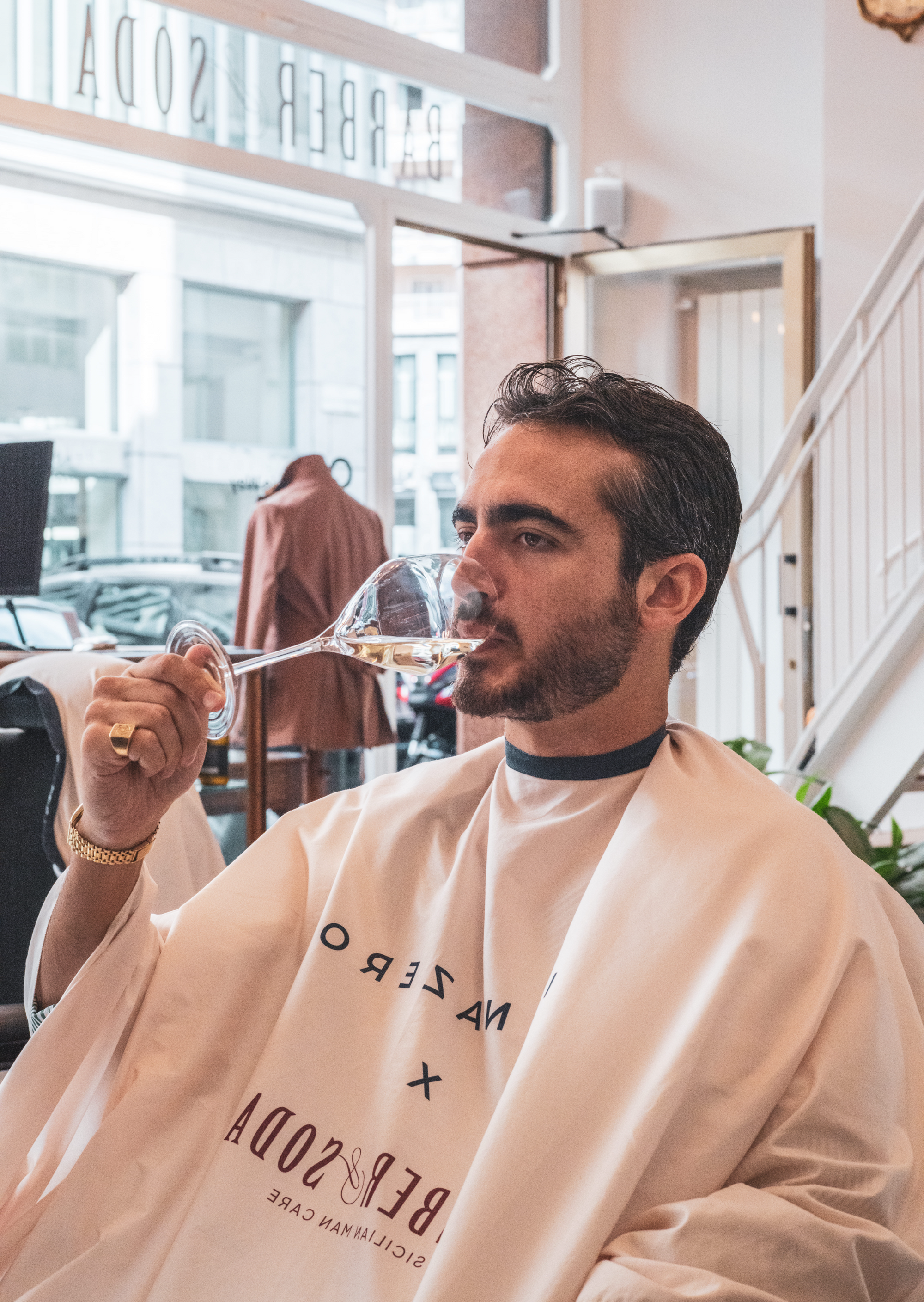 Iconazero X Barber & Soda: L'Eleganza Milanese si Rinnova